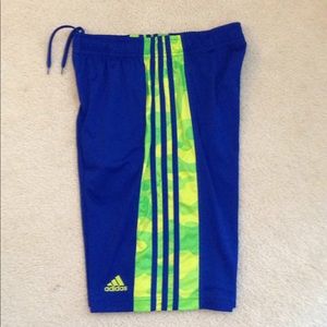 Boys Adidas short size L